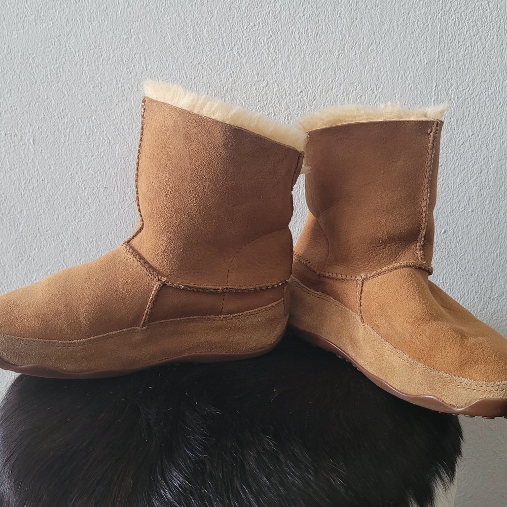 Fitflop Shearling Suede Boots Women's Size 7  - Picture 5 of 7